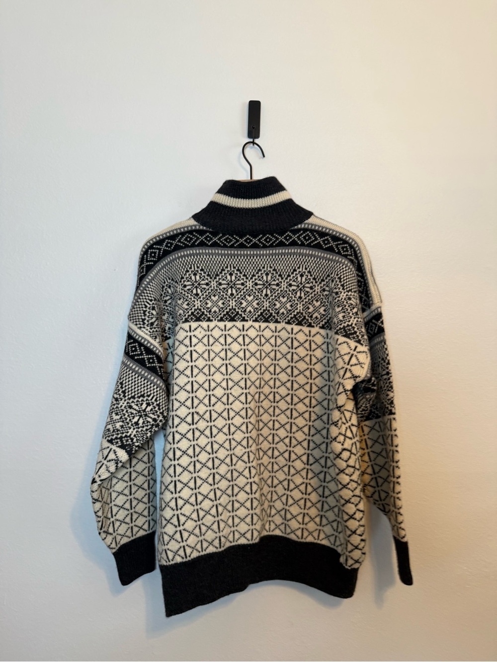 Windfjord Nordic
100% pure wool sweater - Picture 5 of 6